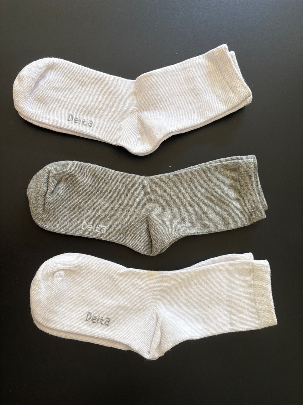 Delta 3-Pack ankle Socks in White and Gray new without tags